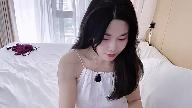 Emma qiqi online show from 05/20/26, 02:19