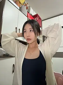cuteluky18 online show from 05/25/26, 01:54