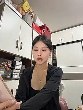 cuteluky18 online show from 05/30/26, 01:50
