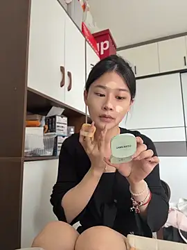 cuteluky18 online show from 05/14/26, 03:14
