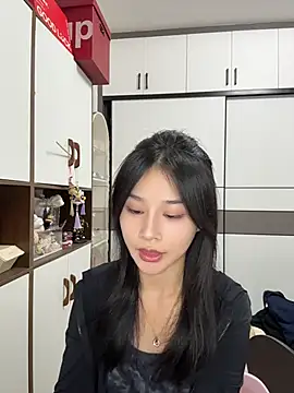 cuteluky18 online show from 05/28/26, 12:33