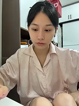 cuteluky18 online show from 05/14/26, 04:26