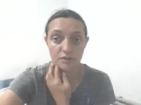 Snapshot of Kimmy_Webb chatting on 06/02/26, 06:19 Kimmy Webb online show from 06/02/26, 06:19