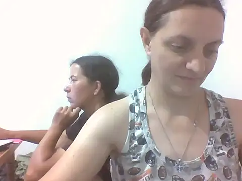 Snapshot of Kimmy_Webb chatting on 06/17/26, 06:29 Kimmy Webb online show from 06/17/26, 06:29