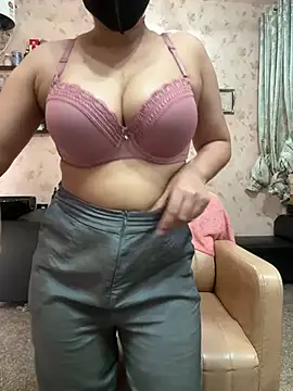 queen sofiya online show from 06/28/26, 07:58