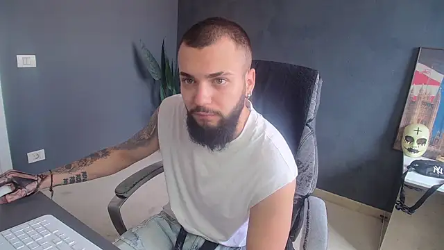 Snapshot of OscarWillss chatting on 07/02/26, 07:03 OscarWillss online show from 07/02/26, 07:03