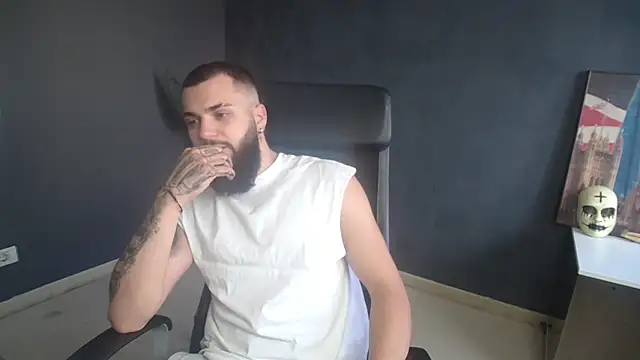 Snapshot of OscarWillss chatting on 07/12/26, 04:24 OscarWillss online show from 07/12/26, 04:24