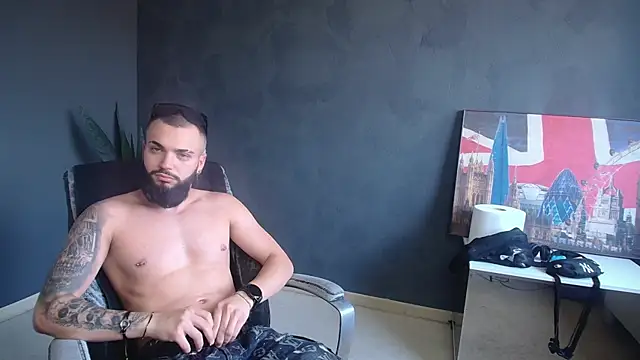 Snapshot of OscarWillss chatting on 06/27/26, 12:22 OscarWillss online show from 06/27/26, 12:22