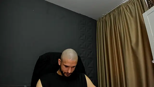 Snapshot of TroyWadee chatting on 06/07/26, 04:18 TroyWadee online show from 06/07/26, 04:18