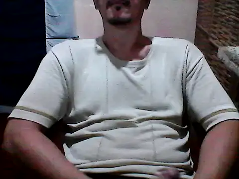 Snapshot of DouglasBr22 chatting on 05/16/26, 03:49 DouglasBr22 online show from 05/16/26, 03:49