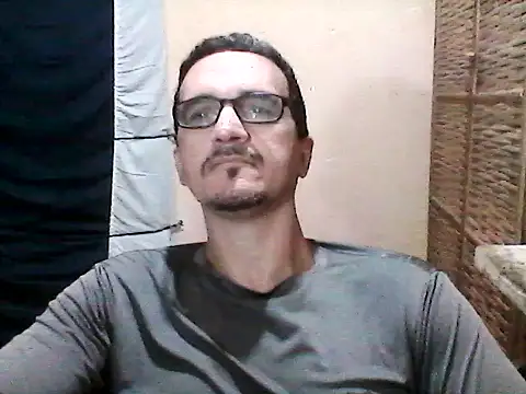 Snapshot of DouglasBr22 chatting on 05/12/26, 02:41 DouglasBr22 online show from 05/12/26, 02:41
