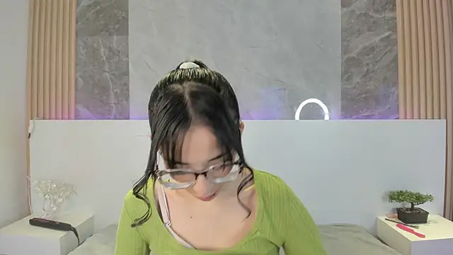 EmiliaBell  online show from 06/29/26, 01:00