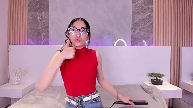 EmiliaBell  online show from 06/30/26, 12:49