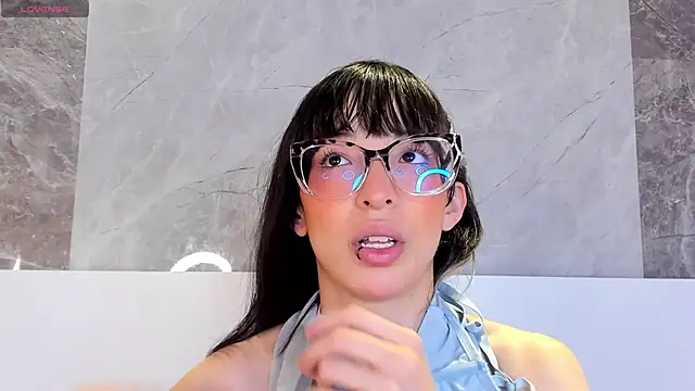 EmiliaBell  online show from 05/19/26, 01:29