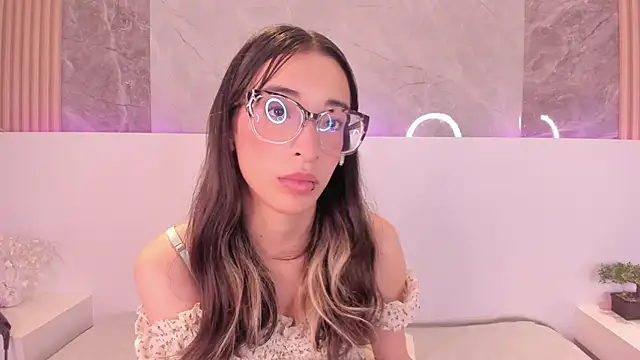 EmiliaBell  online show from 06/28/26, 01:06