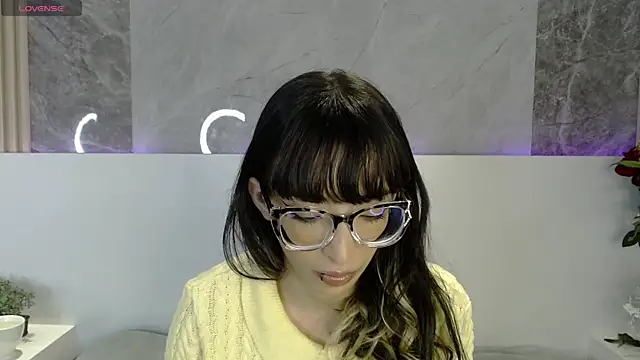 EmiliaBell  online show from 06/03/26, 12:28