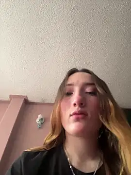 Snapshot of Valery_Salmons chatting on 07/03/26, 12:33 Valery Salmons online show from 07/03/26, 12:33