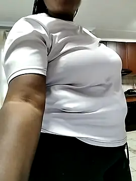 Snapshot of JuicyHoney_01 chatting on 08/06/26, 03:40 JuicyHoney 01 online show from 08/06/26, 03:40
