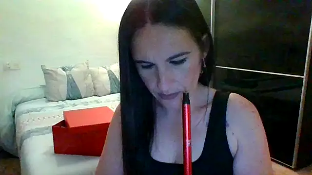 Snapshot of aurasensual69 chatting on 06/05/26, 01:54 aurasensual69 online show from 06/05/26, 01:54