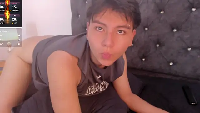 Snapshot of _maximo_1 chatting on 06/11/26, 06:27 maximo 1 online show from 06/11/26, 06:27
