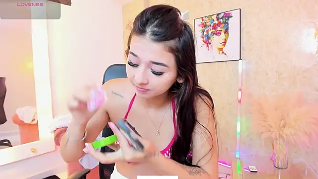 Snapshot of Littlee_Mia chatting on 06/04/26, 11:15 Littlee Mia online show from 06/04/26, 11:15