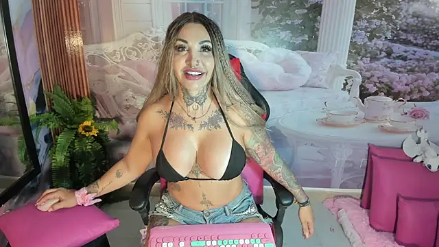LaylaWatsson online show from 05/31/26, 04:35