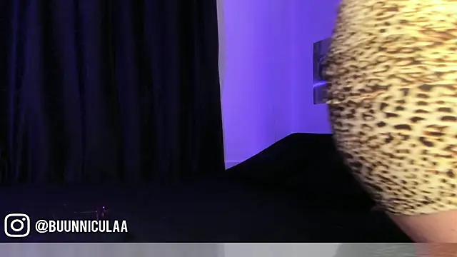 Snapshot of LarissaHell chatting on 06/14/26, 10:33 LarissaHell online show from 06/14/26, 10:33