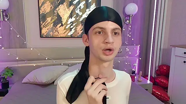 Bimbo boy  online show from 05/18/26, 01:49