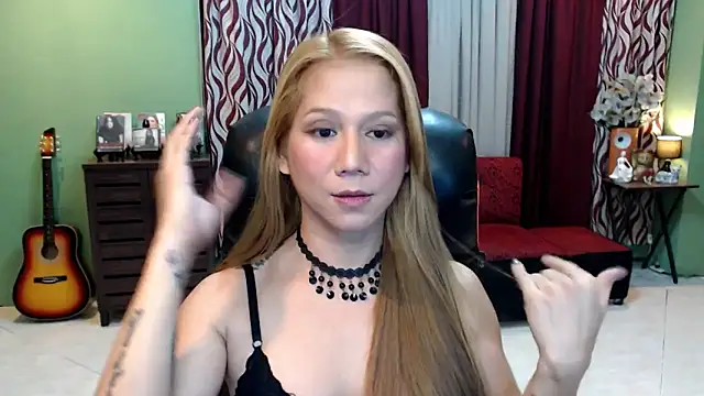 dreamgirlHILARY online show from 10/29/25, 12:09