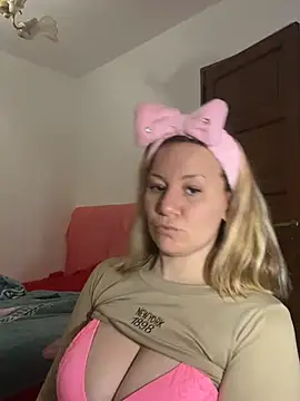 AllisonLove2 online show from 07/13/26, 07:35