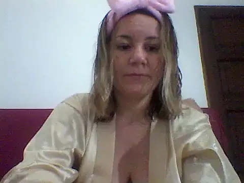 AllisonLove2 online show from 06/10/26, 02:46