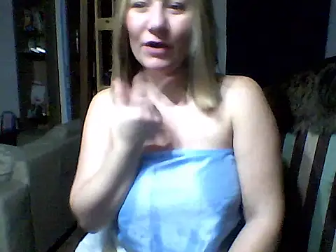 AllisonLove2 online show from 06/17/26, 04:45