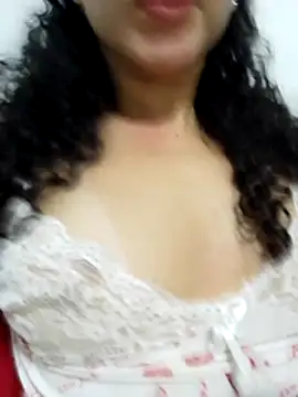 Snapshot of venuseyes25 chatting on 06/26/26, 04:51 venuseyes25 online show from 06/26/26, 04:51