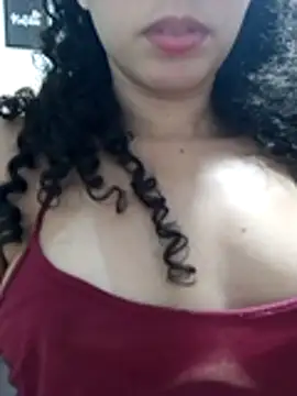 Snapshot of venuseyes25 chatting on 06/11/26, 03:36 venuseyes25 online show from 06/11/26, 03:36