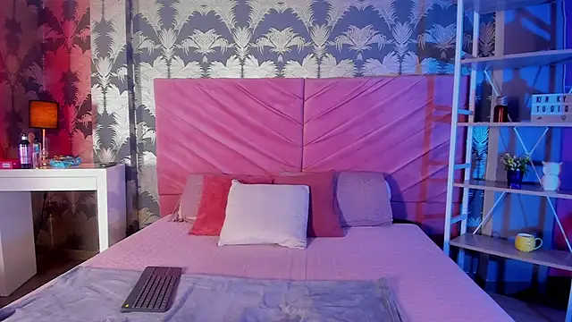 Snapshot of Mily_Fg chatting on 07/11/26, 10:32 Mily Fg online show from 07/11/26, 10:32