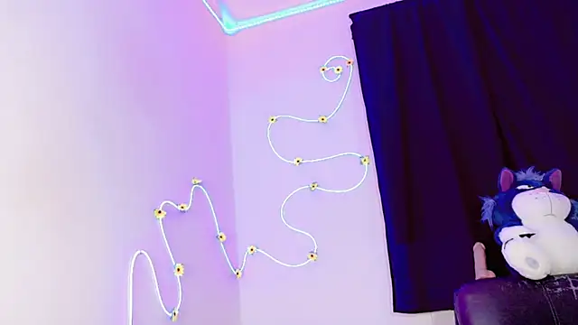 everlin 01 online show from 06/11/26, 12:32