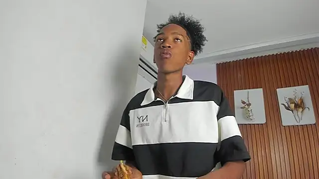 Afrowayuu online show from 05/20/26, 05:32