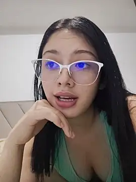 Snapshot of Daniand chatting on 05/25/26, 03:39 Daniand online show from 05/25/26, 03:39