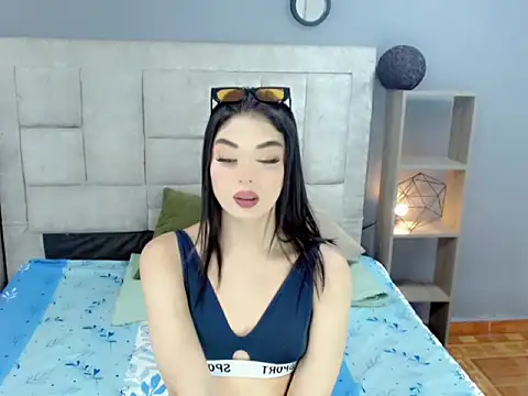 Snapshot of Hera_Persefone chatting on 07/03/26, 07:15 Hera Persefone online show from 07/03/26, 07:15