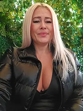 MILFBARBY online show from 11/15/25, 08:18