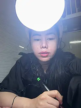 Snapshot of KieLyy chatting on 05/17/26, 08:58 KieLyy online show from 05/17/26, 08:58