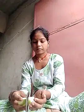 CHANDNi 700 online show from 06/13/26, 01:25