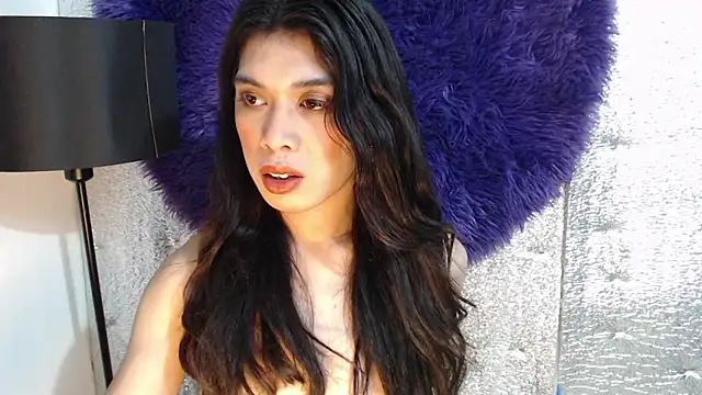 Snapshot of RoseAmarie chatting on 05/13/26, 06:15 RoseAmarie online show from 05/13/26, 06:15