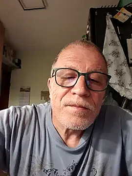 Snapshot of NextAct92 chatting on 06/25/26, 02:31 NextAct92 online show from 06/25/26, 02:31