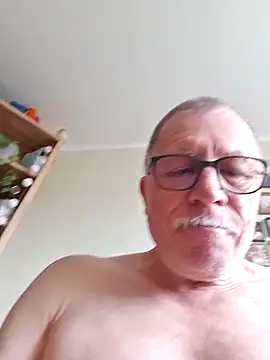 Snapshot of NextAct92 chatting on 05/15/26, 01:20 NextAct92 online show from 05/15/26, 01:20