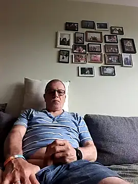 Snapshot of NextAct92 chatting on 05/14/26, 04:31 NextAct92 online show from 05/14/26, 04:31