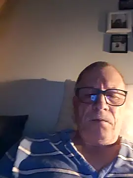Snapshot of NextAct92 chatting on 05/17/26, 10:21 NextAct92 online show from 05/17/26, 10:21