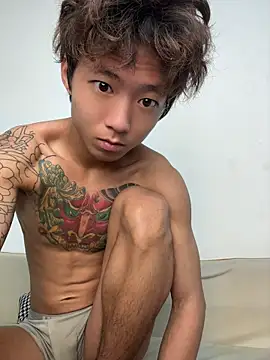 Snapshot of luo-77 chatting on 06/12/26, 11:30 luo-77 online show from 06/12/26, 11:30
