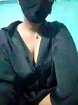 Snapshot of Cute-Ishita chatting on 06/25/26, 04:45 Cute-Ishita online show from 06/25/26, 04:45