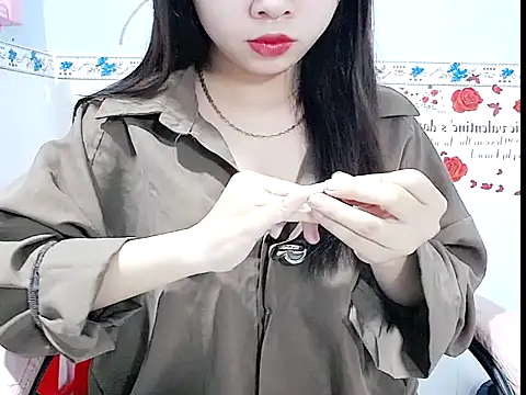 Snapshot of Emilysexy_cut chatting on 06/14/26, 04:57 Emilysexy cut online show from 06/14/26, 04:57